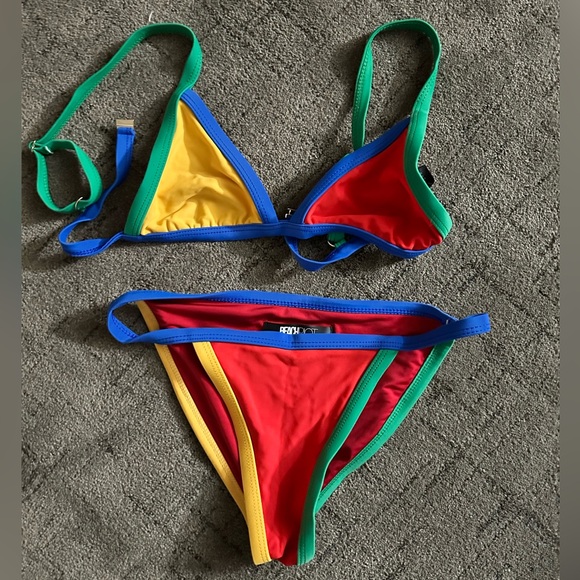 Beach Riot Bikini - Picture 2 of 7